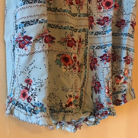 YOUNG BOHEMIANS Light Blue Floral Romper - Picture 4 of 6